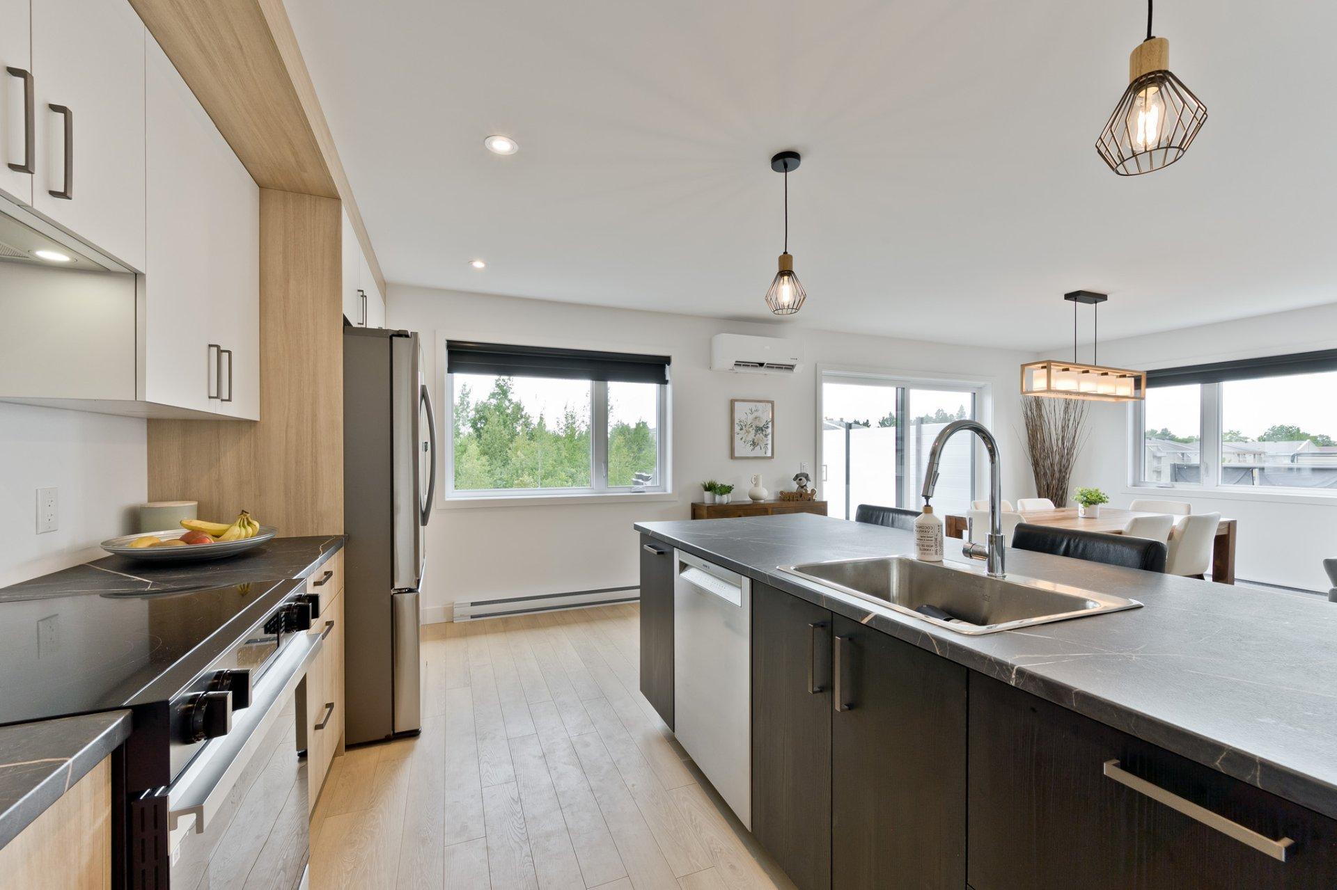 









3803


Rue Émile-Chartier

,
Sherbrooke (Les Nations),




QC
J1L0H7

