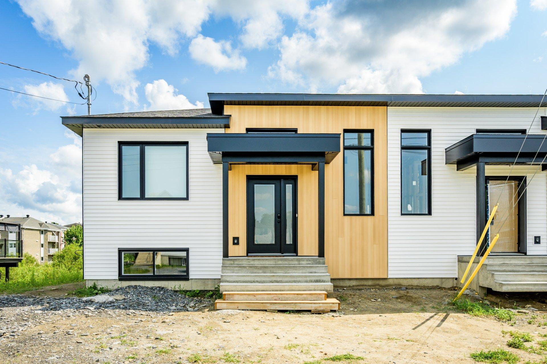 









3805


Rue Émile-Chartier

,
Sherbrooke (Les Nations),




QC
J1L0H7

