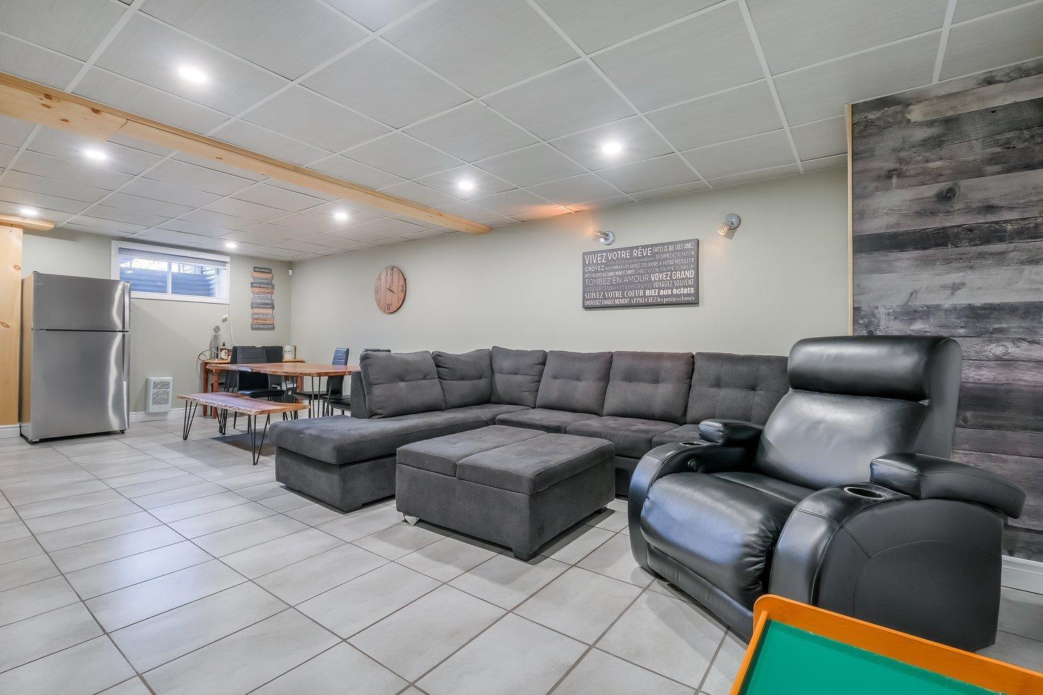 









880

 - 900


Rue Daigneault

,
Acton Vale,




QC
J0H1A0

