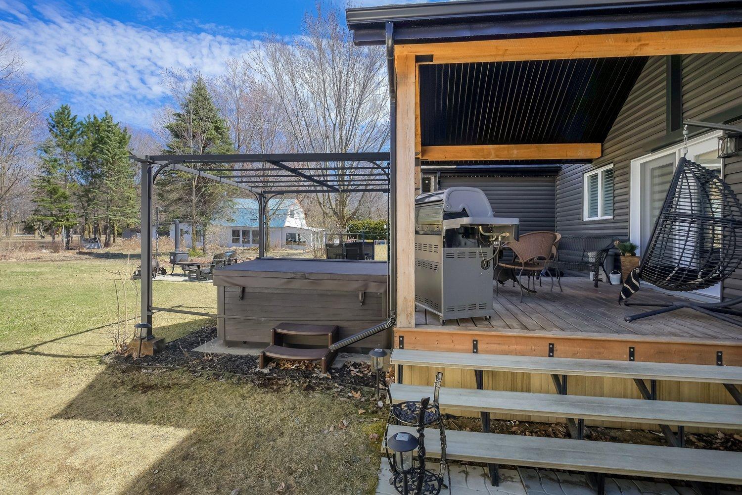 









880

 - 900


Rue Daigneault

,
Acton Vale,




QC
J0H1A0

