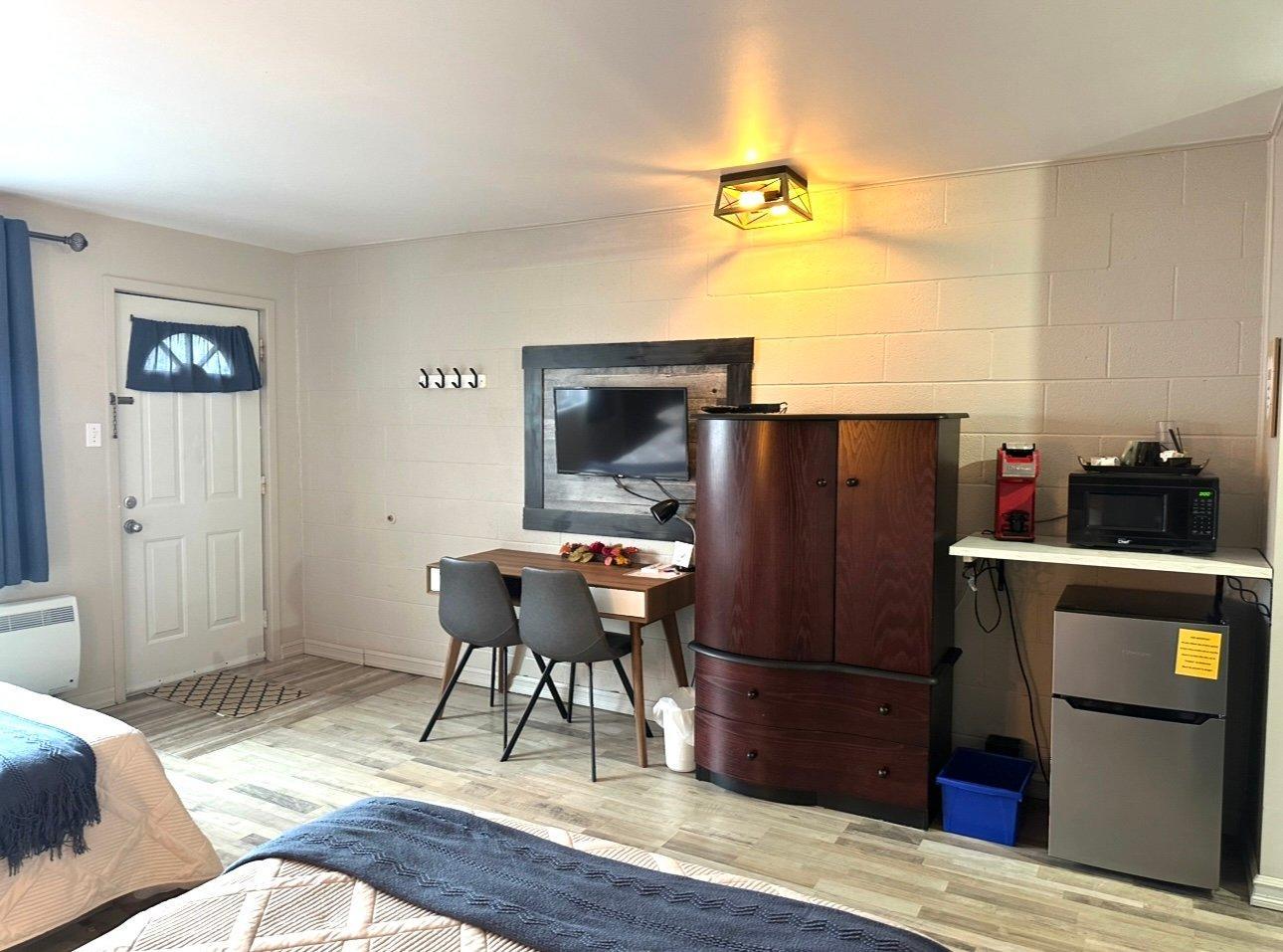 









880

 - 900


Rue Daigneault

,
Acton Vale,




QC
J0H1A0

