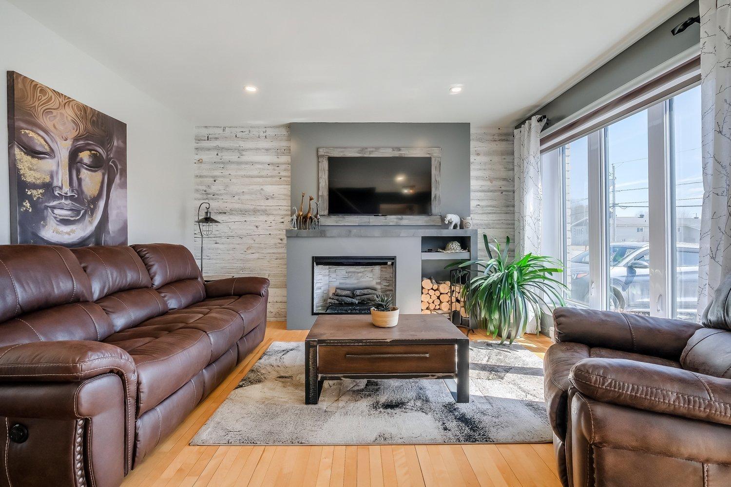 









880

 - 900


Rue Daigneault

,
Acton Vale,




QC
J0H1A0

