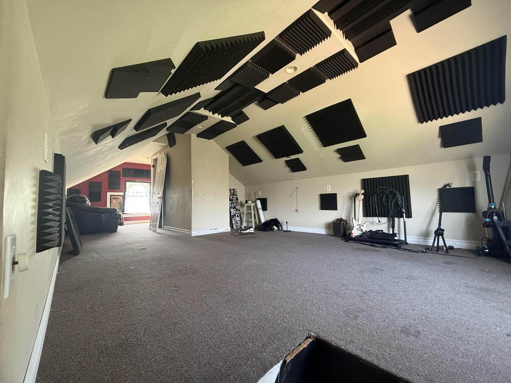 












17272 Rte 2

,
Miltonvale Park,




PE
C1E 0W2

