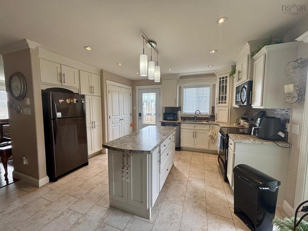 












87 Maplewood Drive

,
Glace Bay,




NS
B1A 0B3

