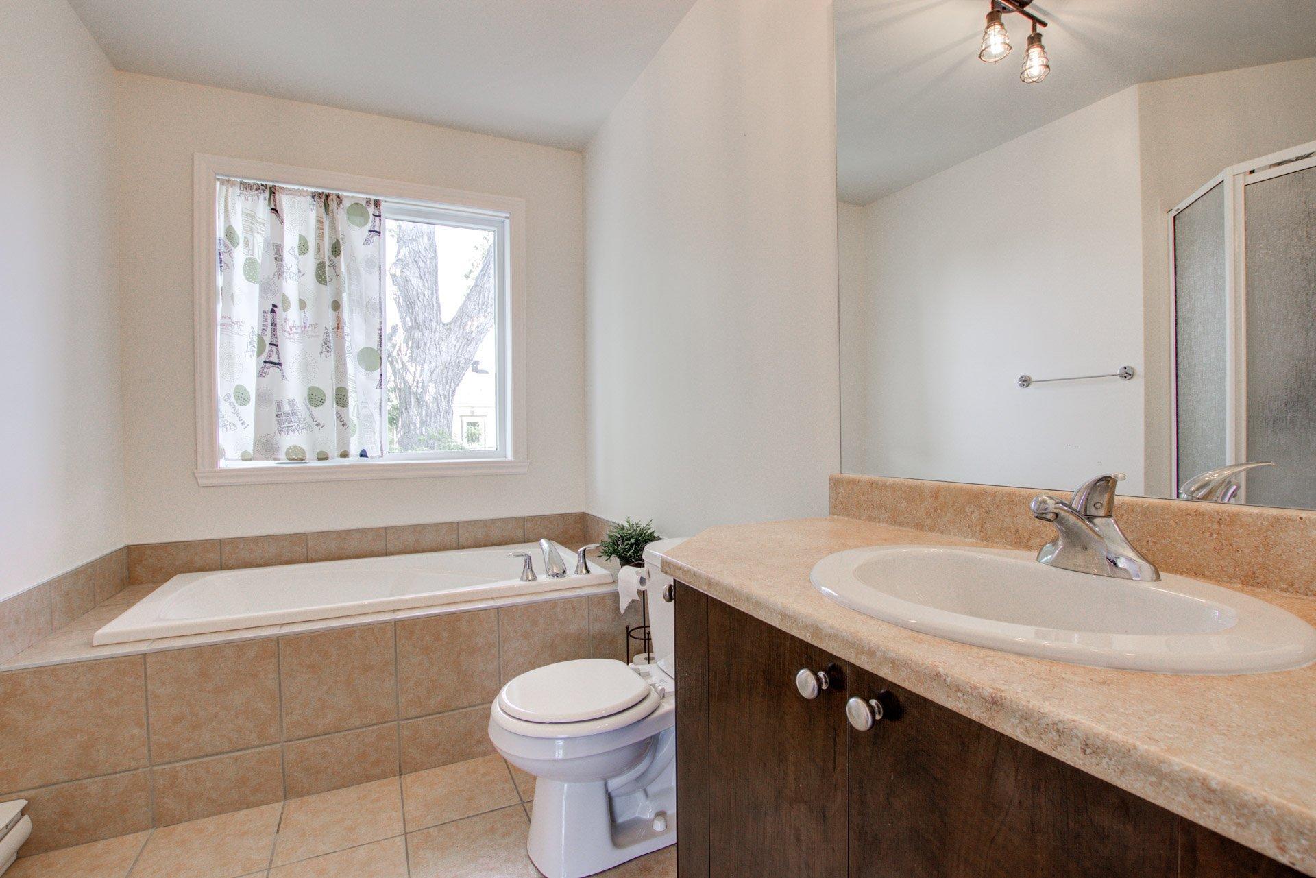 









2360


Rue Lépine

,
Longueuil (Le Vieux-Longueuil),




QC
J4L2C8

