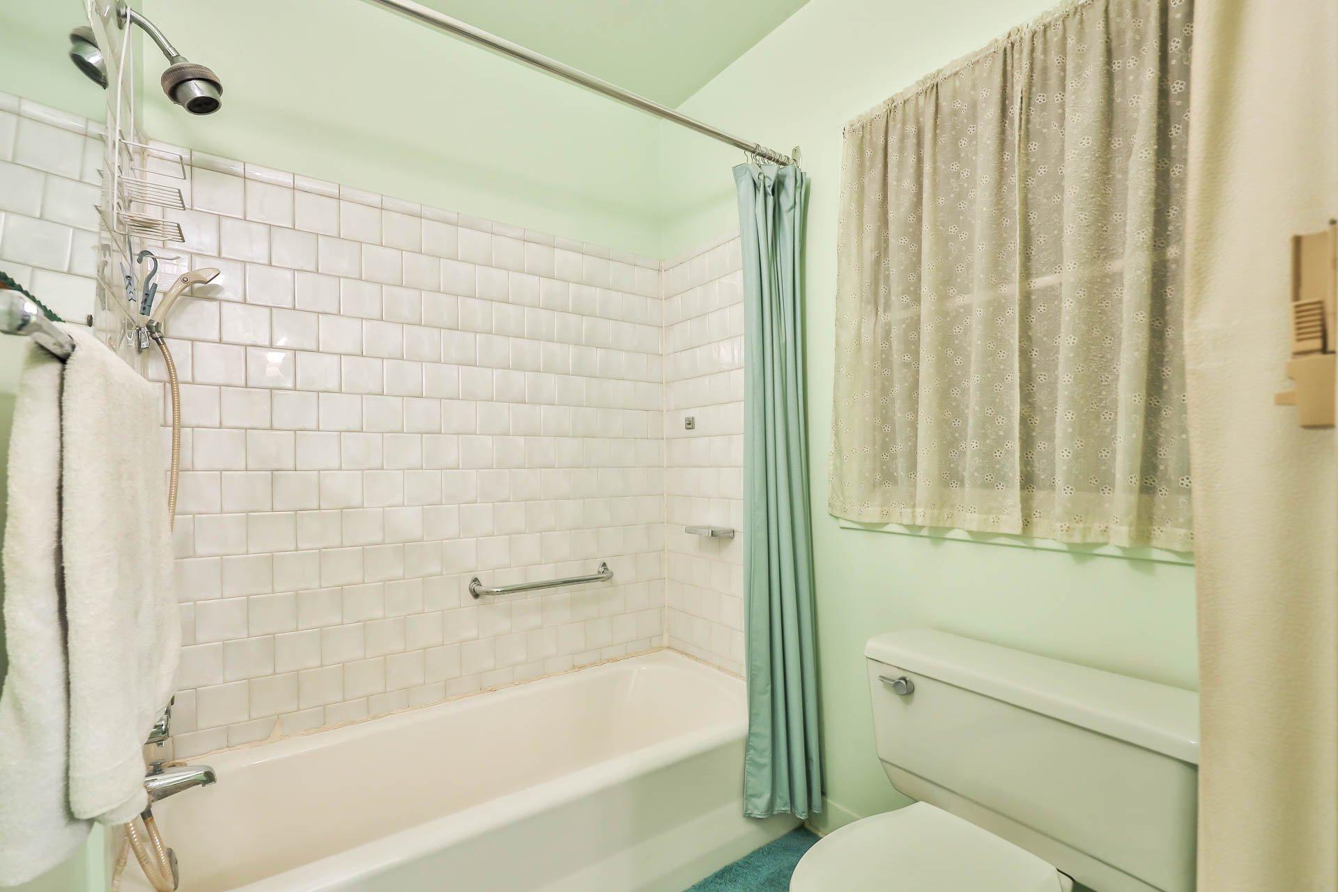 









175


Rue Joseph

,
Gatineau (Buckingham),




QC
J8L1G6


