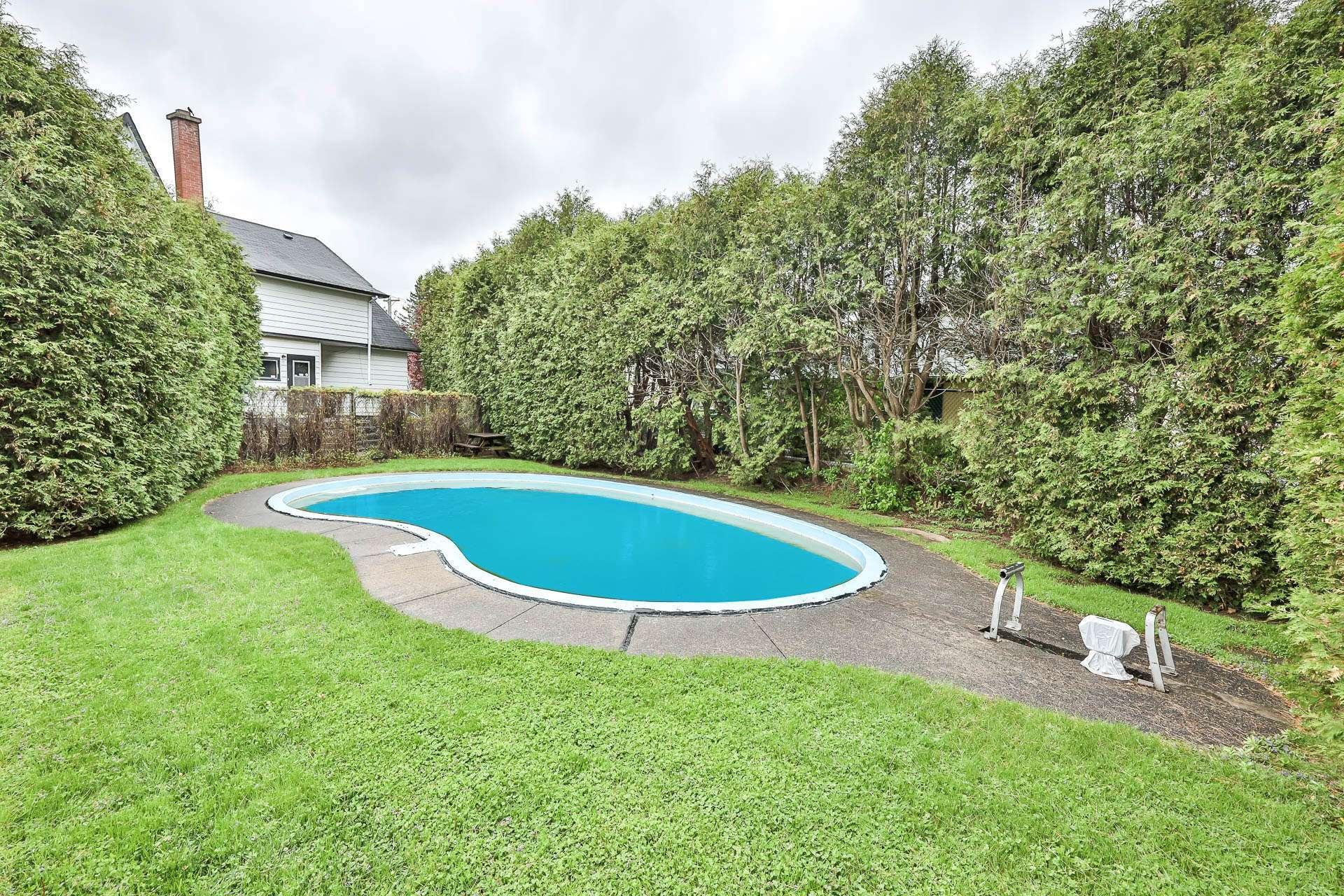 









175


Rue Joseph

,
Gatineau (Buckingham),




QC
J8L1G6


