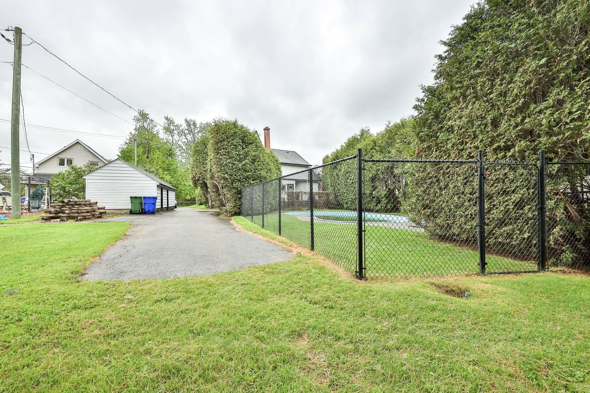 









175


Rue Joseph

,
Gatineau (Buckingham),




QC
J8L1G6

