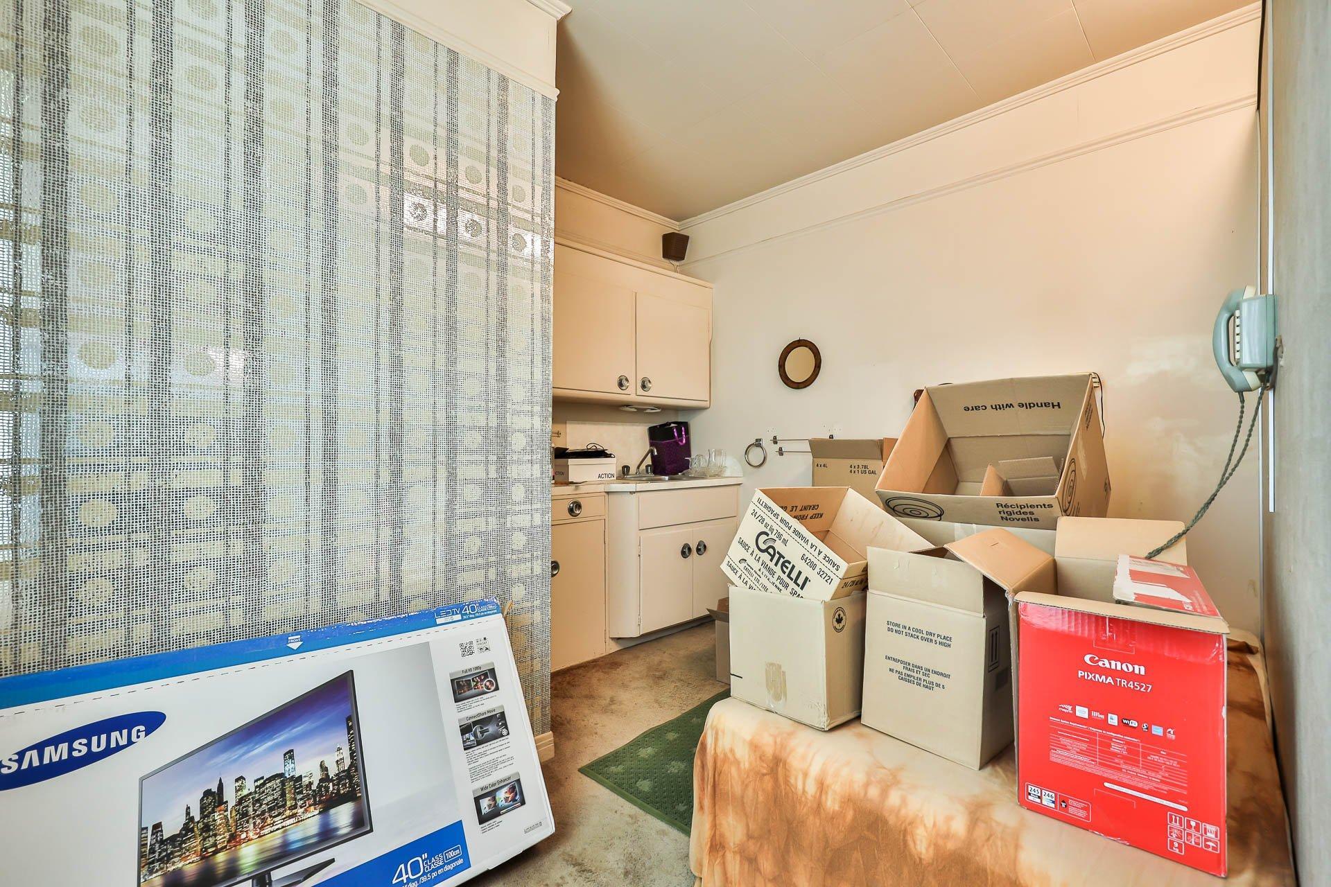









175


Rue Joseph

,
Gatineau (Buckingham),




QC
J8L1G6

