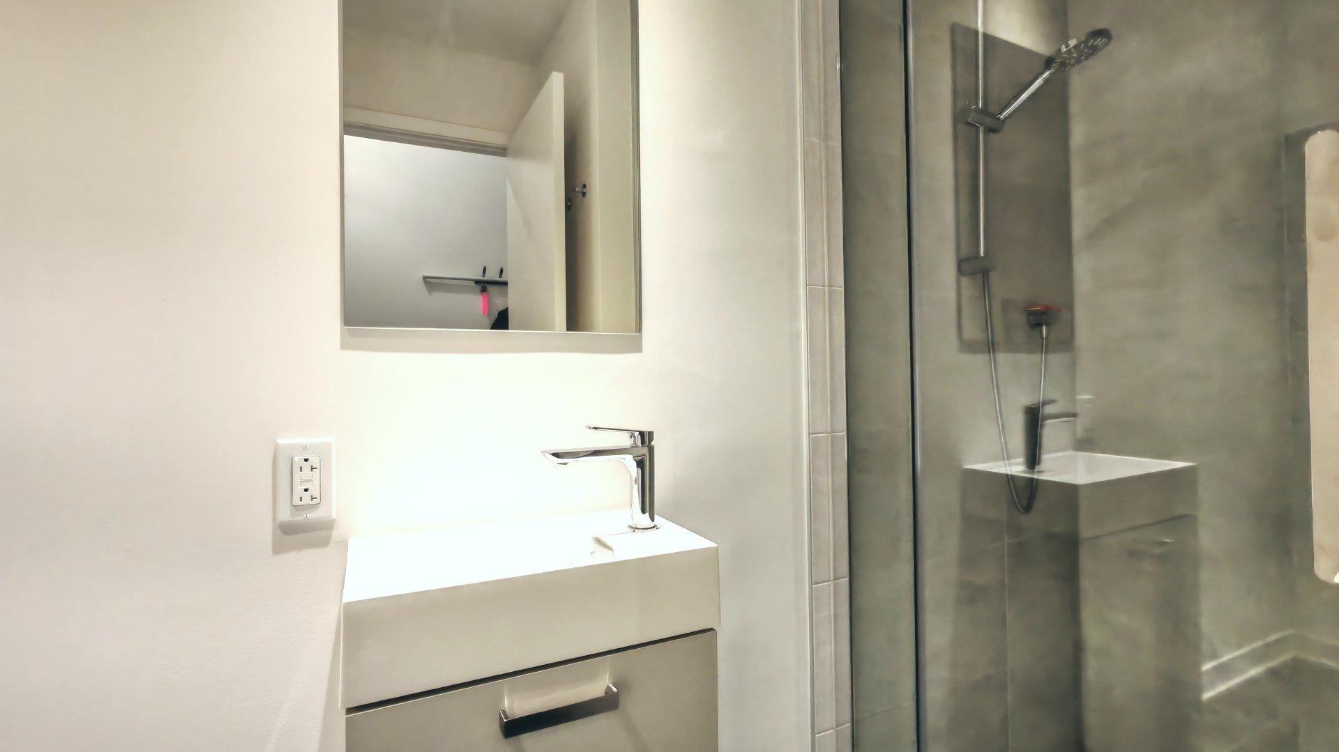 









1485


Rue des Bassins

, 308,
Montréal (Le Sud-Ouest),




QC
H3C1B7

