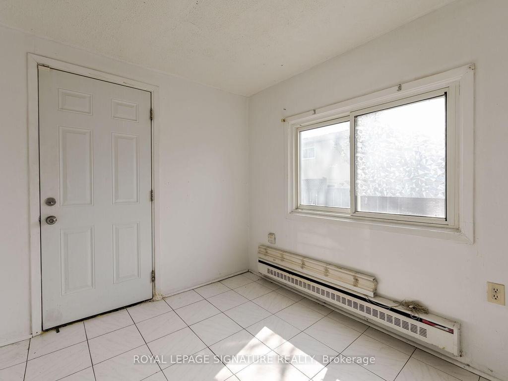 









10


Heatherside

Court,
Brampton,




ON
L6S 1N9

