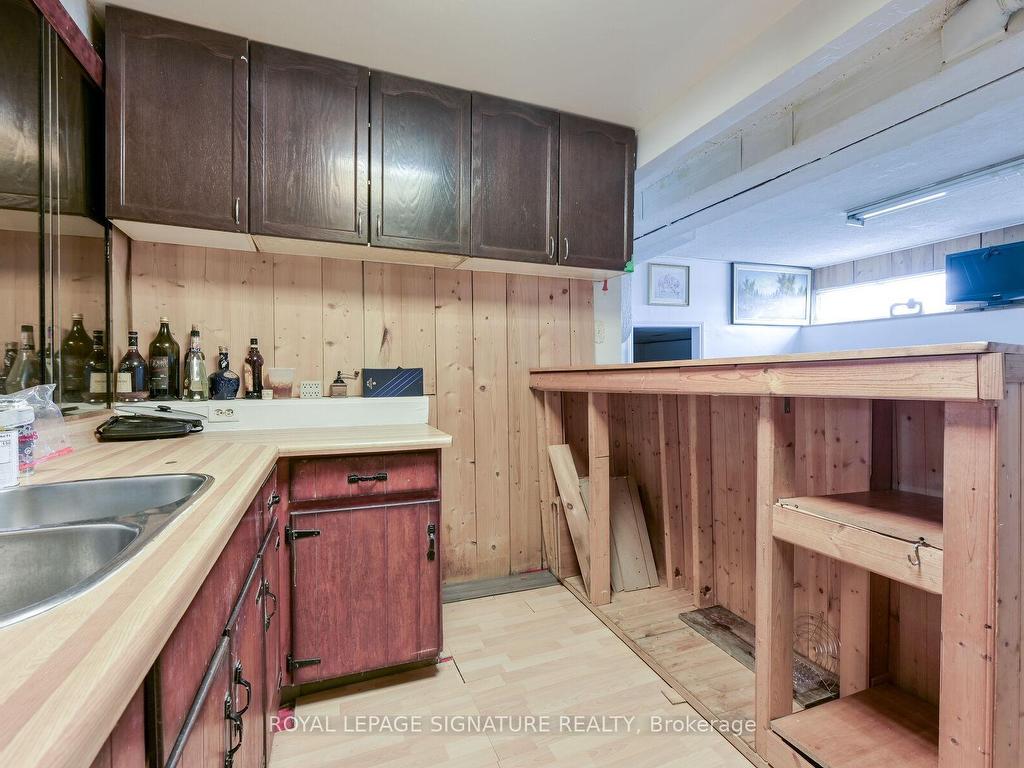 









10


Heatherside

Court,
Brampton,




ON
L6S 1N9

