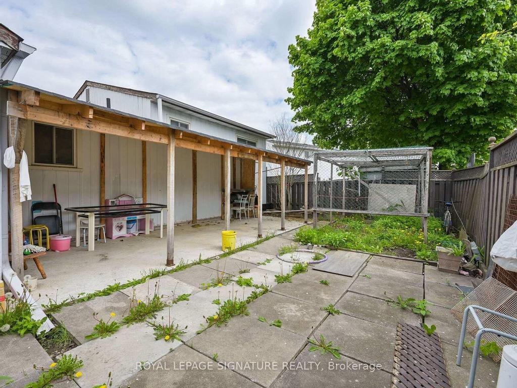 









10


Heatherside

Court,
Brampton,




ON
L6S 1N9

