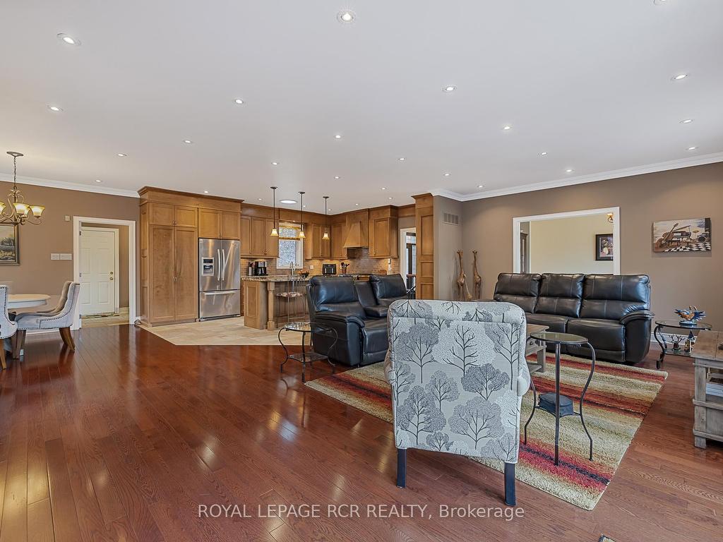 









45


McMullen

Drive,
Whitchurch-Stouffville,




ON
L4A 3J2

