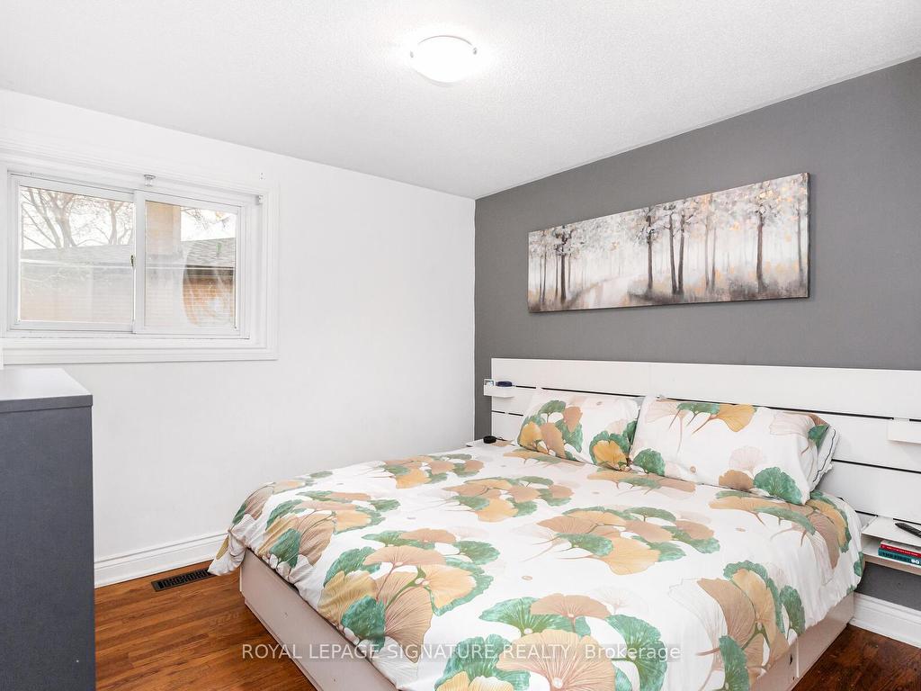 









854


Antonio

Street,
Pickering,




ON
L1W 1T3

