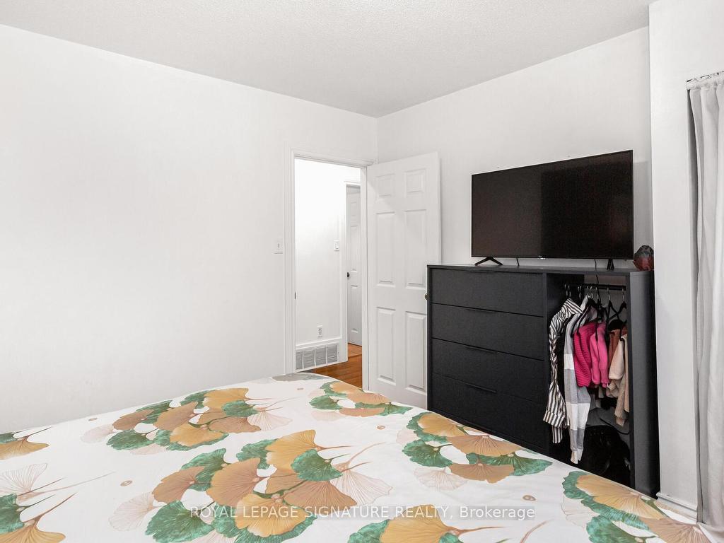 









854


Antonio

Street,
Pickering,




ON
L1W 1T3

