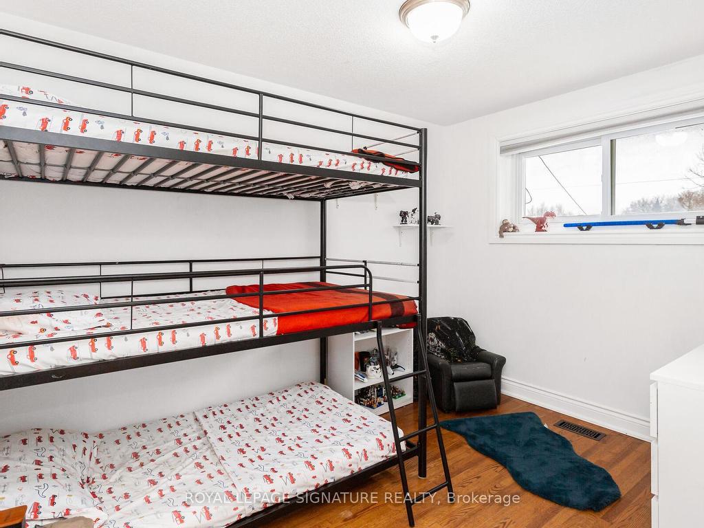 









854


Antonio

Street,
Pickering,




ON
L1W 1T3

