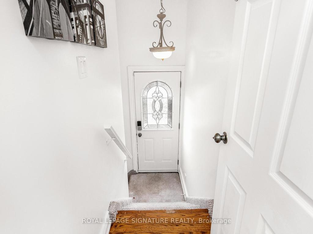









854


Antonio

Street,
Pickering,




ON
L1W 1T3


