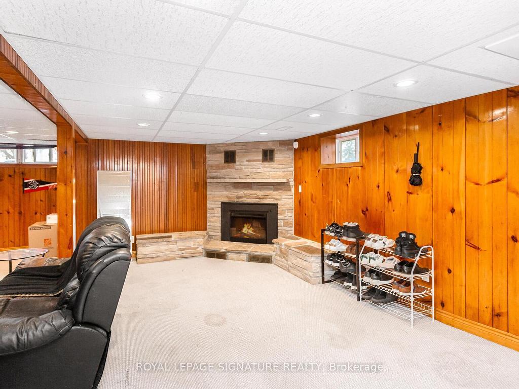 









854


Antonio

Street,
Pickering,




ON
L1W 1T3

