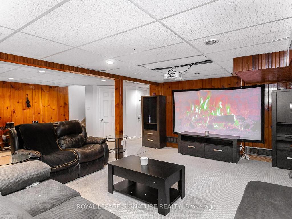 









854


Antonio

Street,
Pickering,




ON
L1W 1T3

