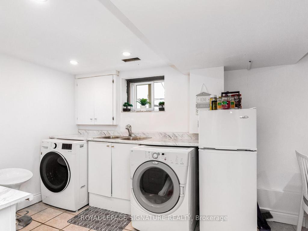 









854


Antonio

Street,
Pickering,




ON
L1W 1T3

