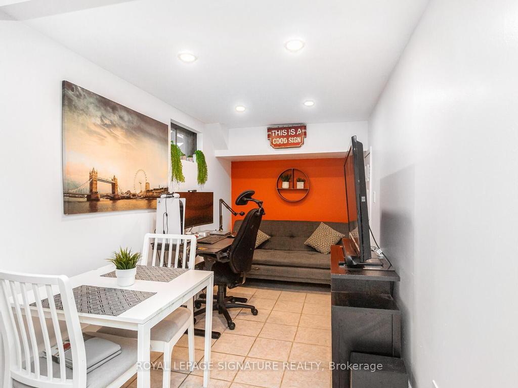 









854


Antonio

Street,
Pickering,




ON
L1W 1T3

