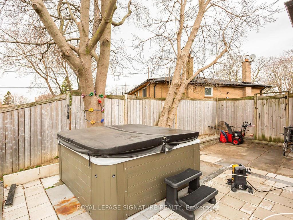 









854


Antonio

Street,
Pickering,




ON
L1W 1T3

