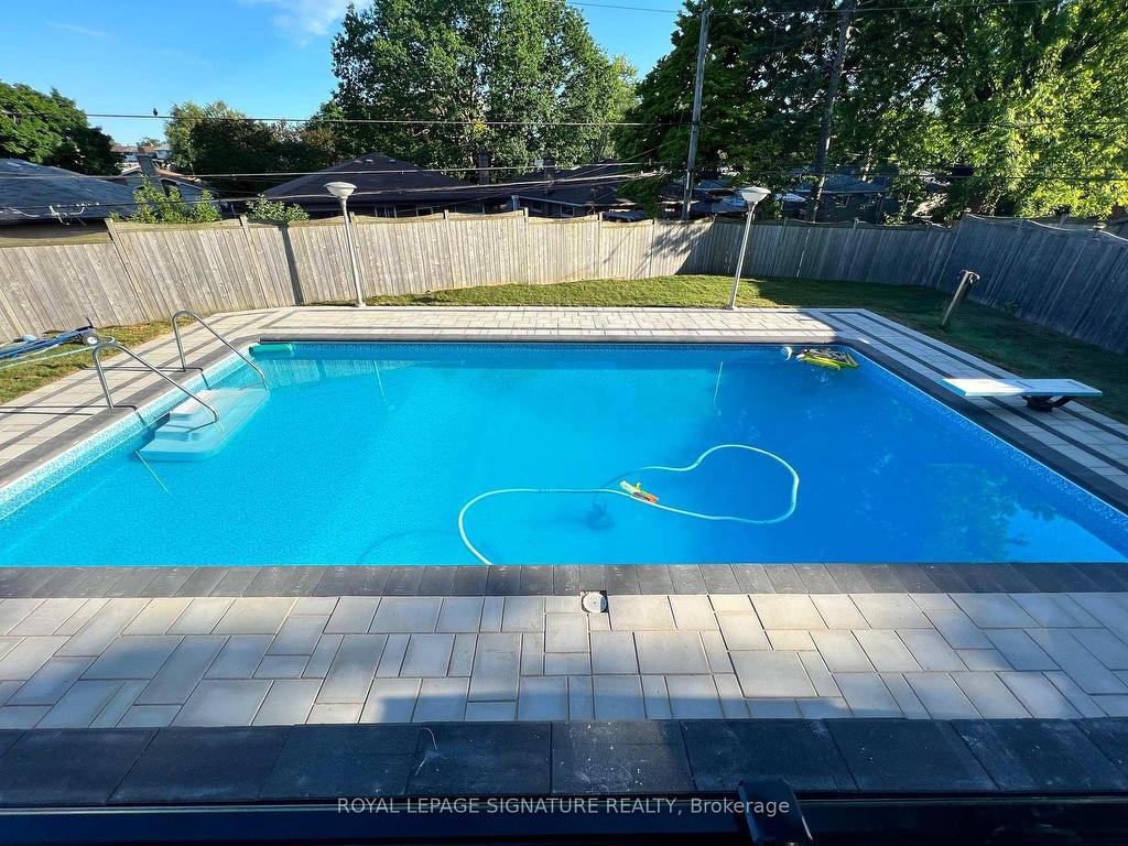 









854


Antonio

Street,
Pickering,




ON
L1W 1T3

