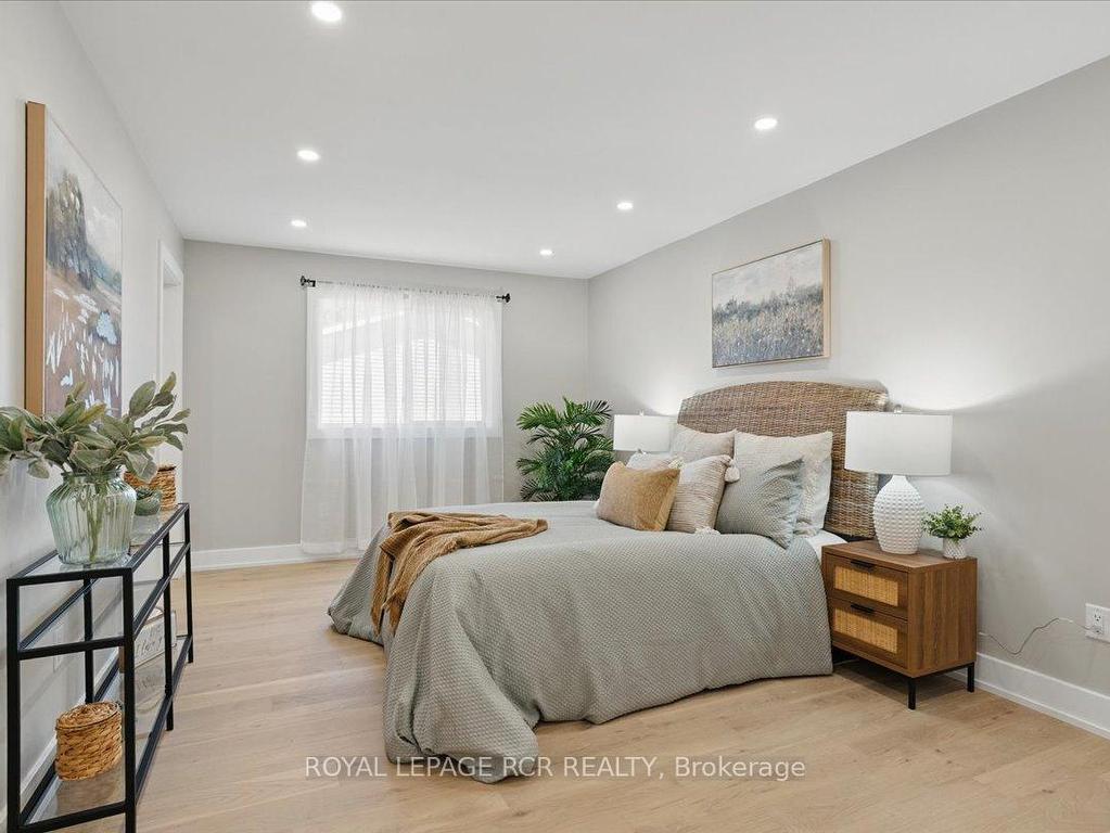 









200


Jull

Court,
Orangeville,




ON
L9W 4M8

