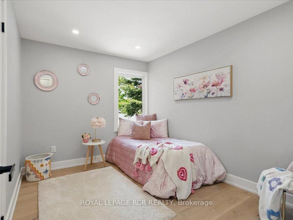 









200


Jull

Court,
Orangeville,




ON
L9W 4M8

