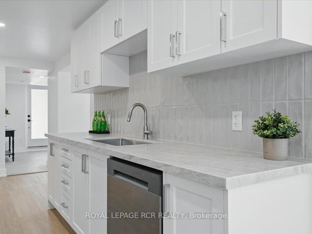 









200


Jull

Court,
Orangeville,




ON
L9W 4M8

