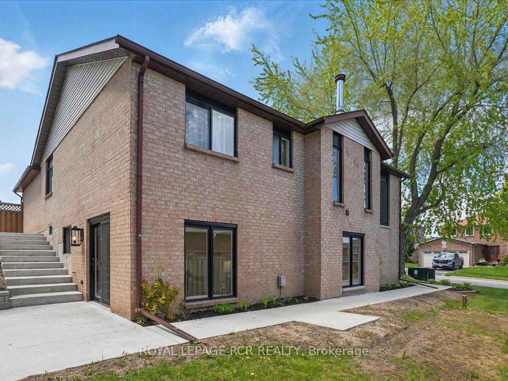 









200


Jull

Court,
Orangeville,




ON
L9W 4M8

