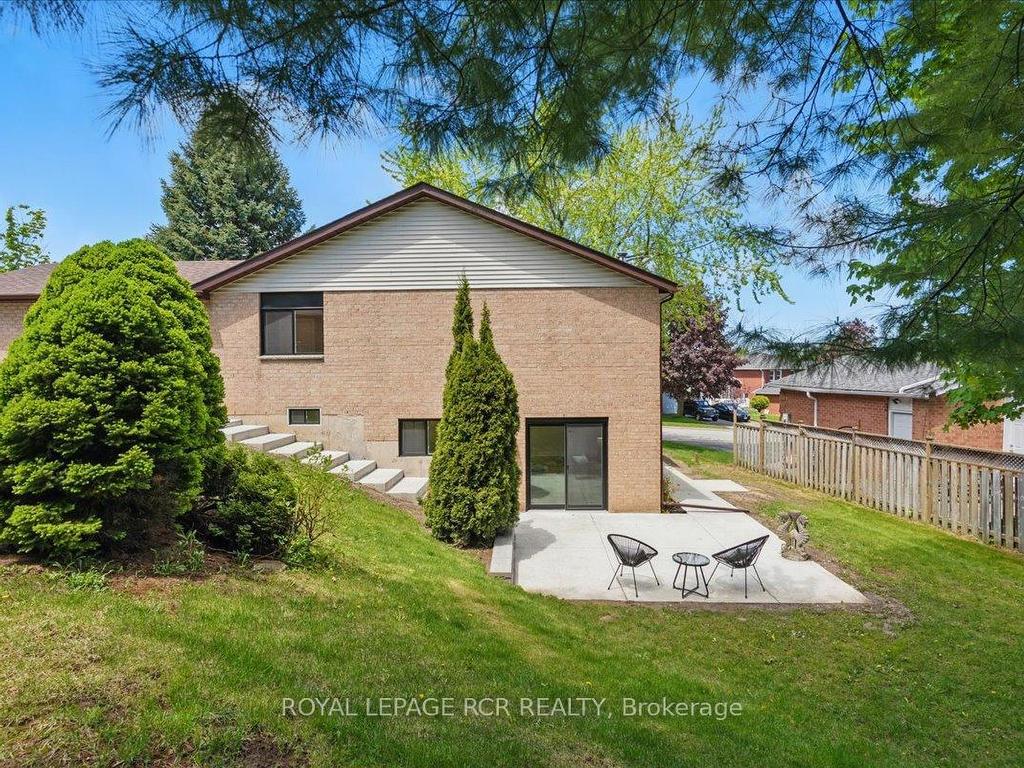 









200


Jull

Court,
Orangeville,




ON
L9W 4M8

