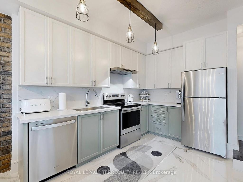 









15


Forbes

Avenue, 2,
Toronto,




ON
M6M 0B5

