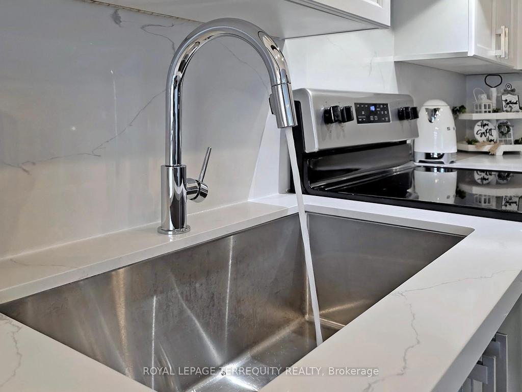 









15


Forbes

Avenue, 2,
Toronto,




ON
M6M 0B5

