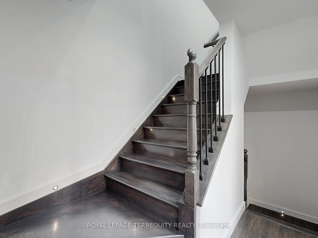 









15


Forbes

Avenue, 2,
Toronto,




ON
M6M 0B5

