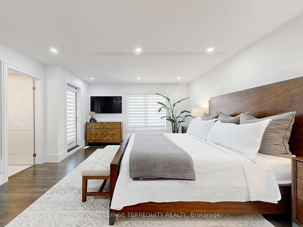 









15


Forbes

Avenue, 2,
Toronto,




ON
M6M 0B5

