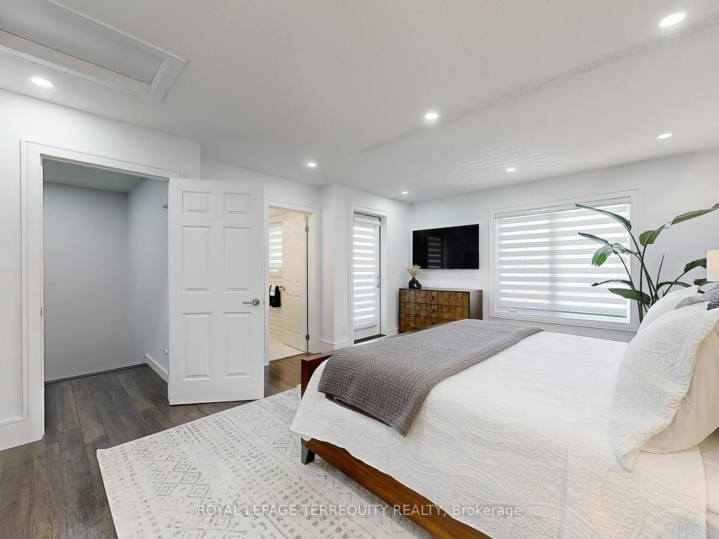 









15


Forbes

Avenue, 2,
Toronto,




ON
M6M 0B5

