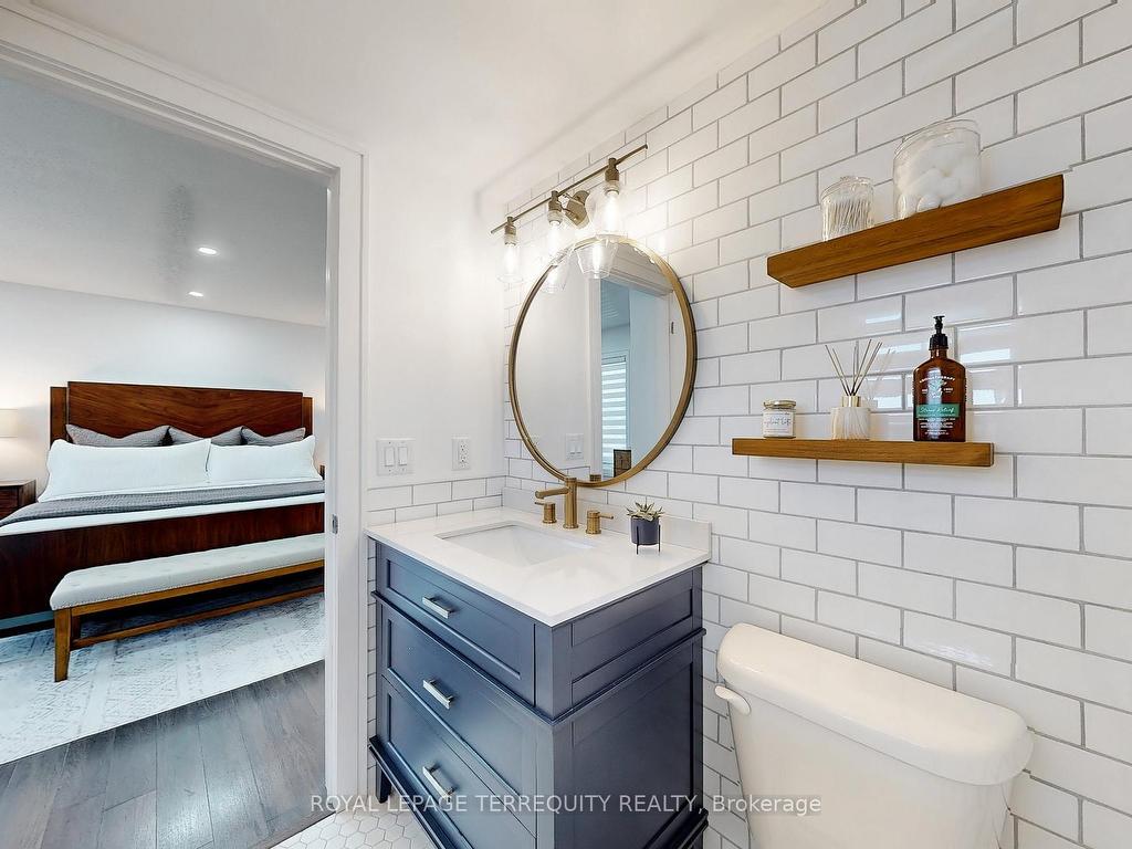 









15


Forbes

Avenue, 2,
Toronto,




ON
M6M 0B5

