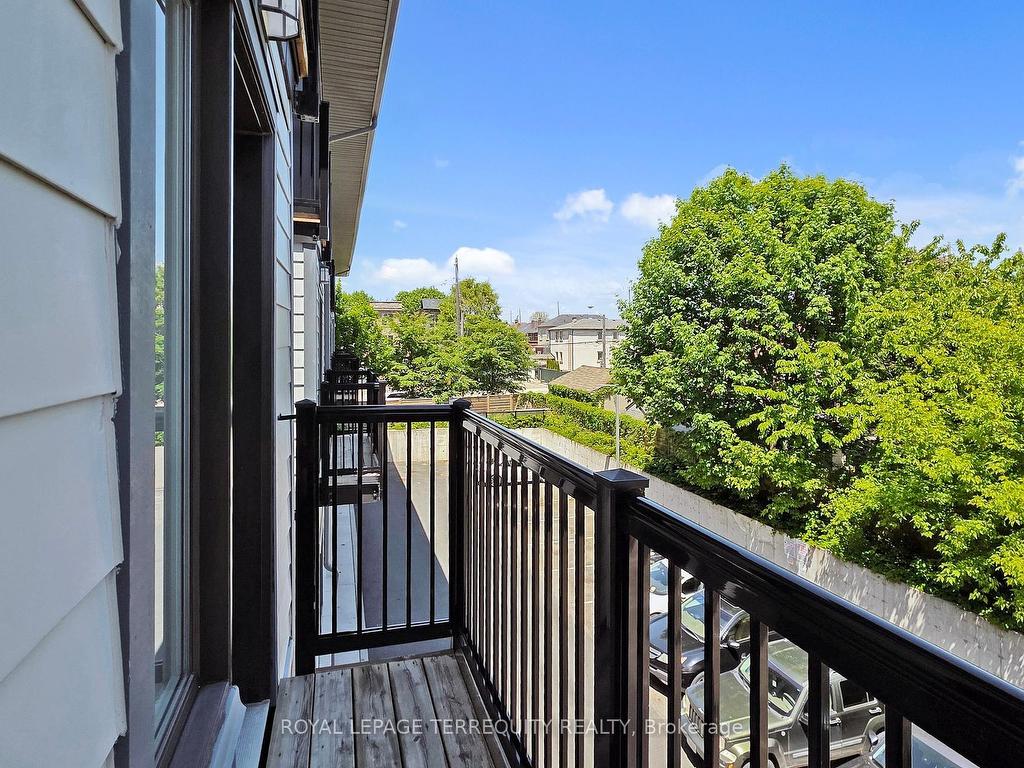 









15


Forbes

Avenue, 2,
Toronto,




ON
M6M 0B5

