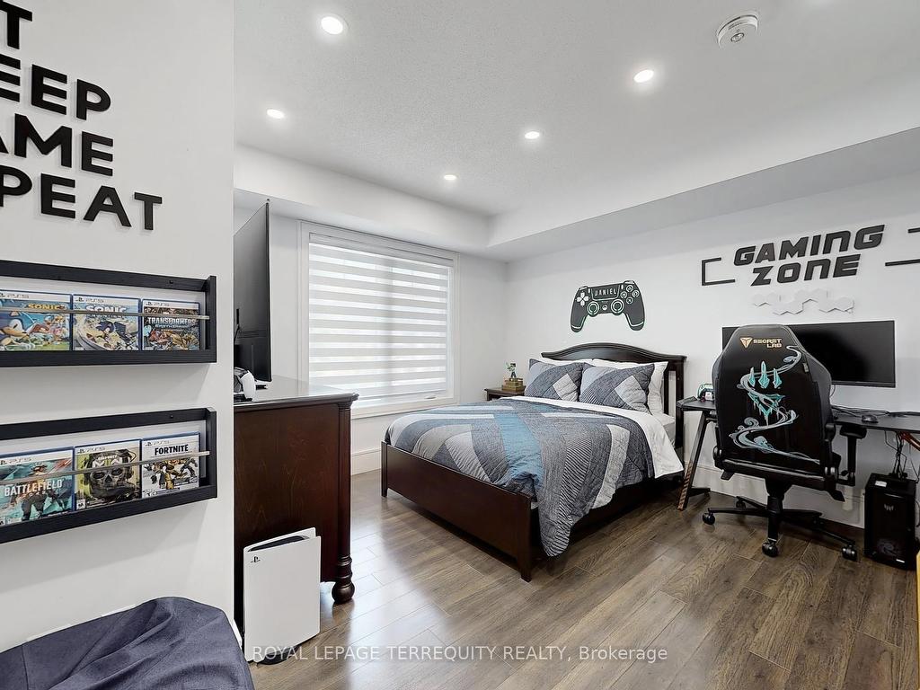 









15


Forbes

Avenue, 2,
Toronto,




ON
M6M 0B5

