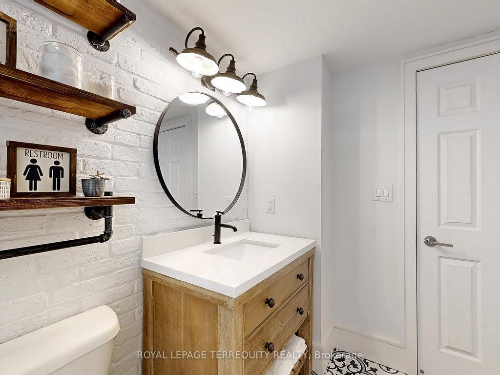 









15


Forbes

Avenue, 2,
Toronto,




ON
M6M 0B5

