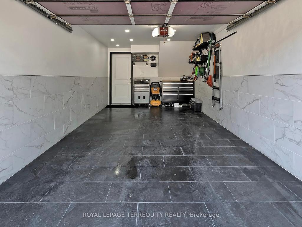 









15


Forbes

Avenue, 2,
Toronto,




ON
M6M 0B5

