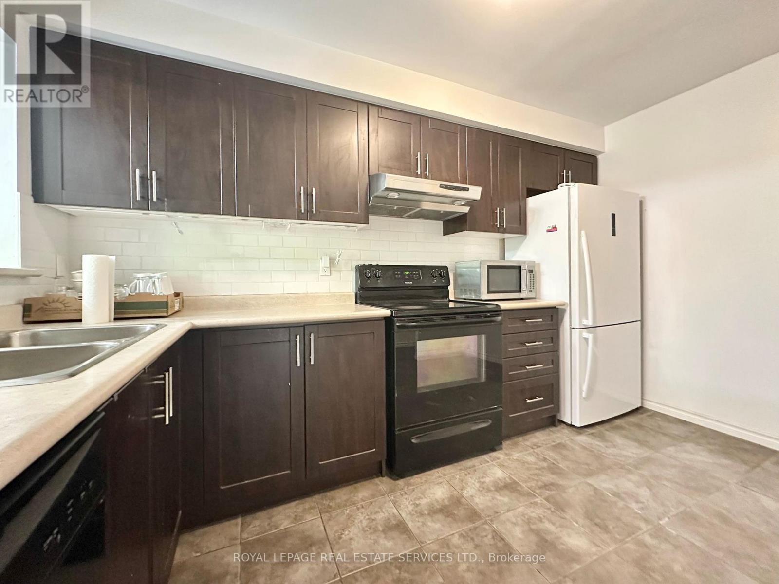 












39 - 4600 KIMBERMOUNT AVENUE

,
Mississauga,




Ontario
L5M6Z5

