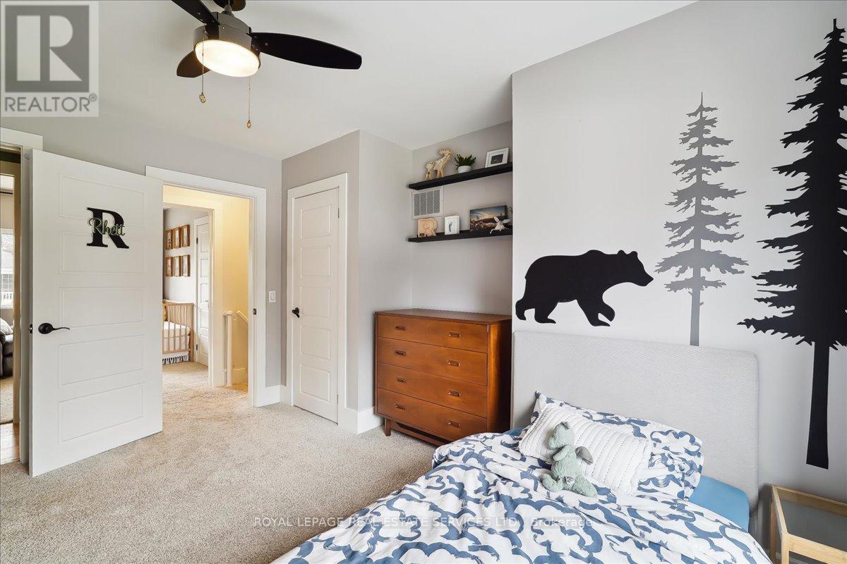 












856 TEAL DRIVE

,
Burlington,




Ontario
L7T2Y7

