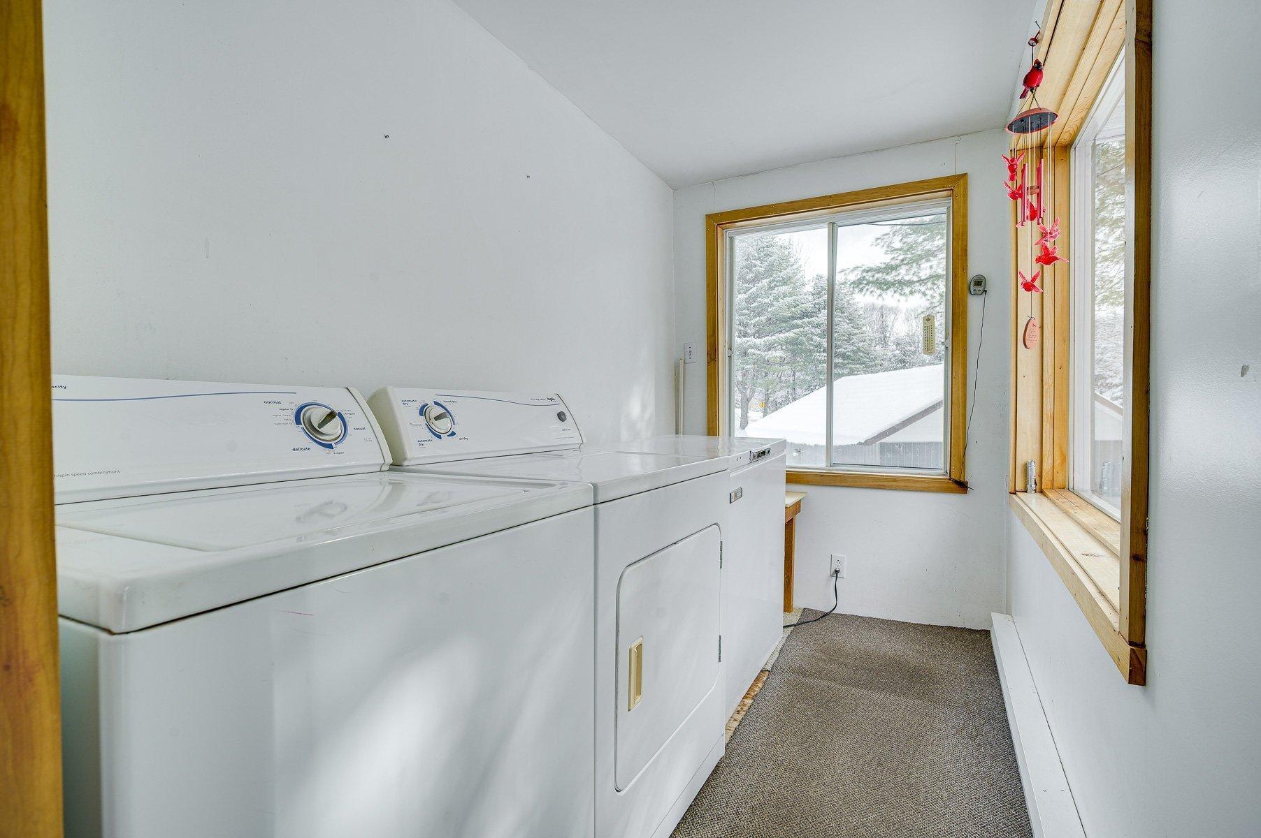 









2998


Ch. des Lacs

,
Mont-Blanc,




QC
J0T2G0

