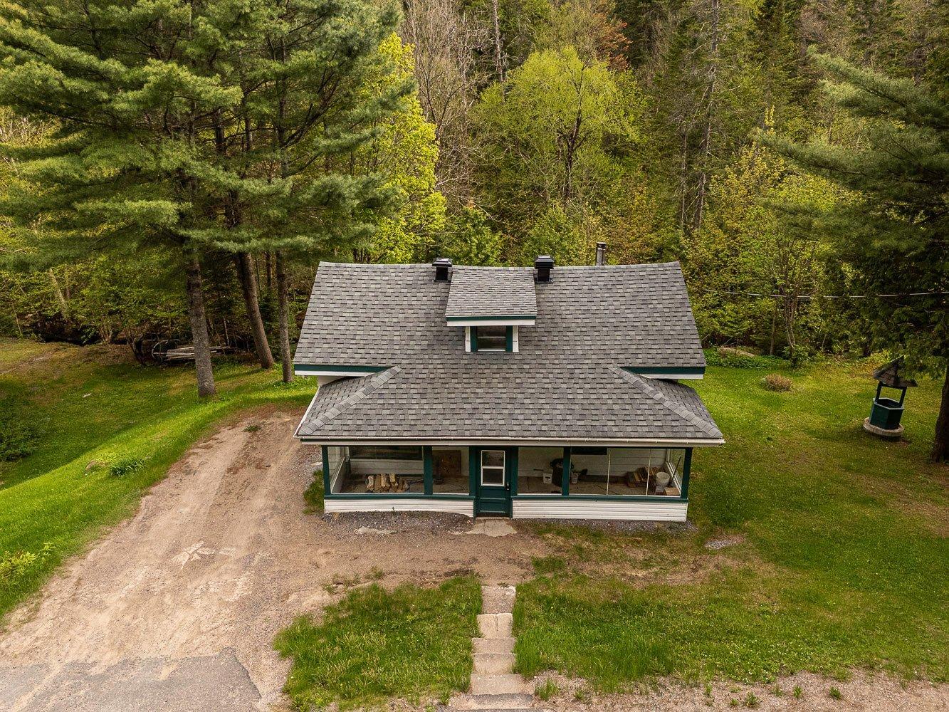









2998


Ch. des Lacs

,
Mont-Blanc,




QC
J0T2G0

