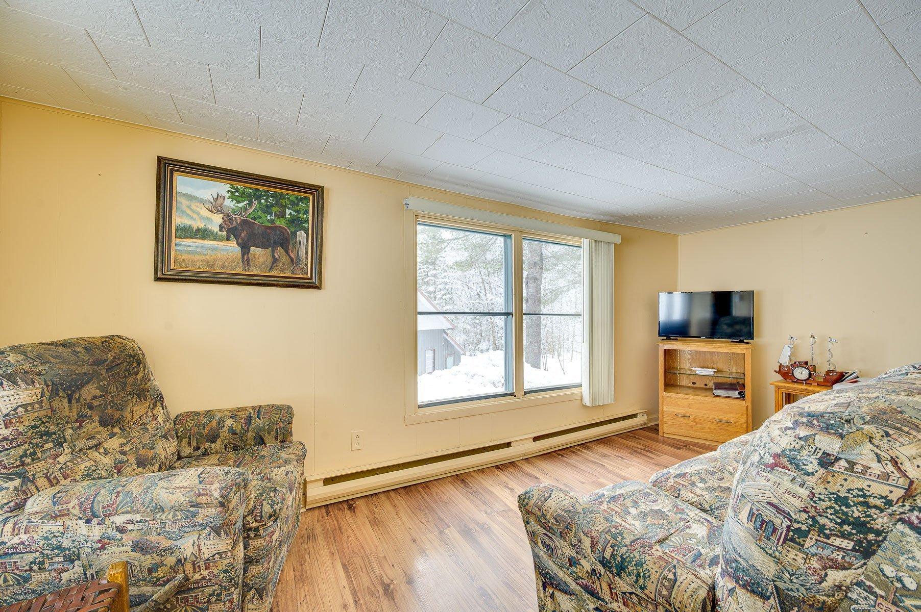 









2998


Ch. des Lacs

,
Mont-Blanc,




QC
J0T2G0

