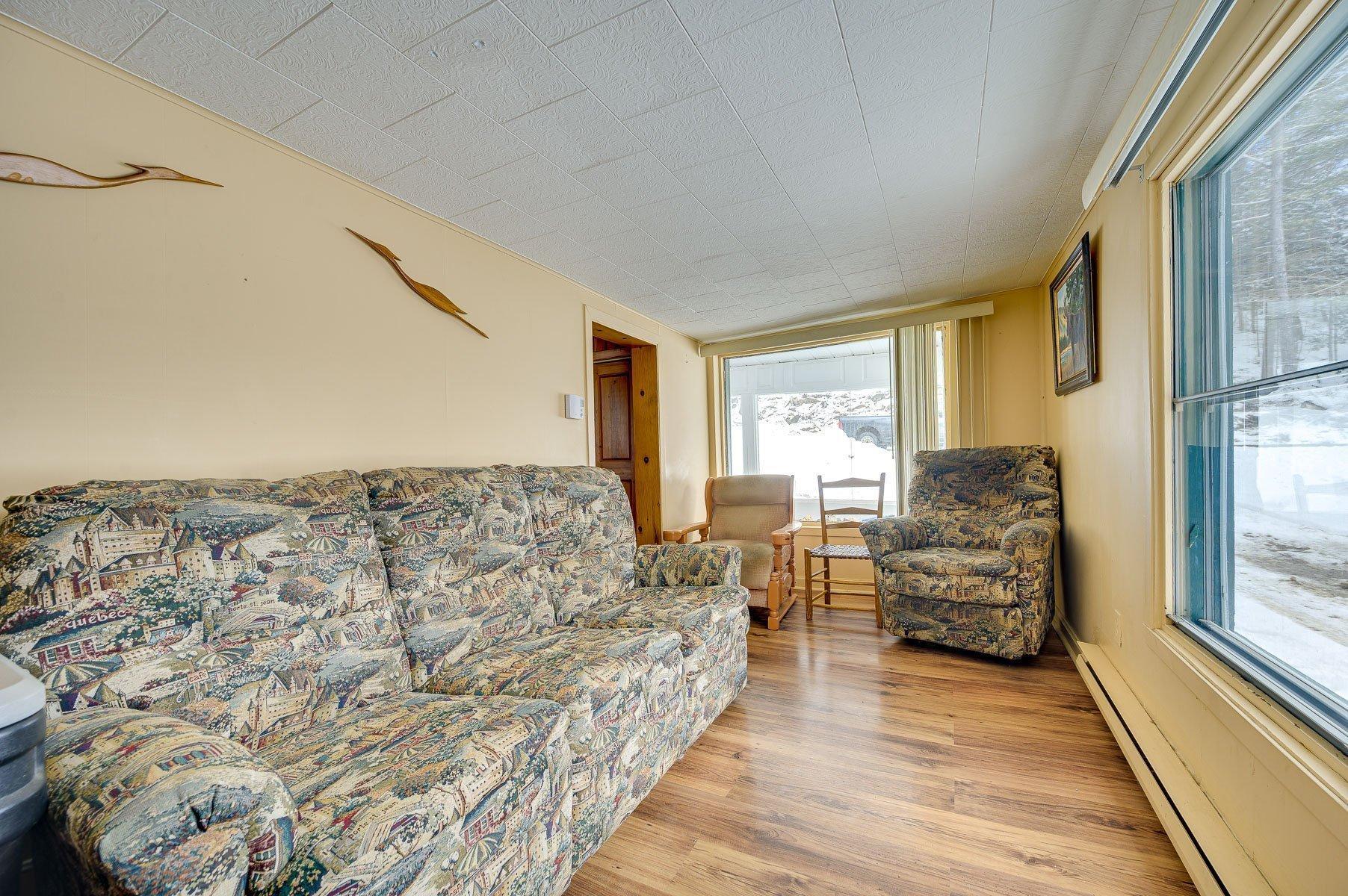 









2998


Ch. des Lacs

,
Mont-Blanc,




QC
J0T2G0

