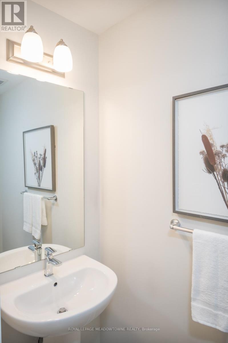 












2476 BADGER CRESCENT

,
Oakville,




Ontario
L6M5M1

